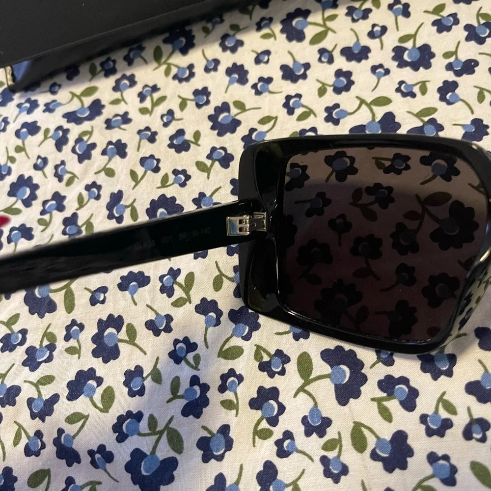 Saint Laurent Sunglasses - Picture 9 of 10